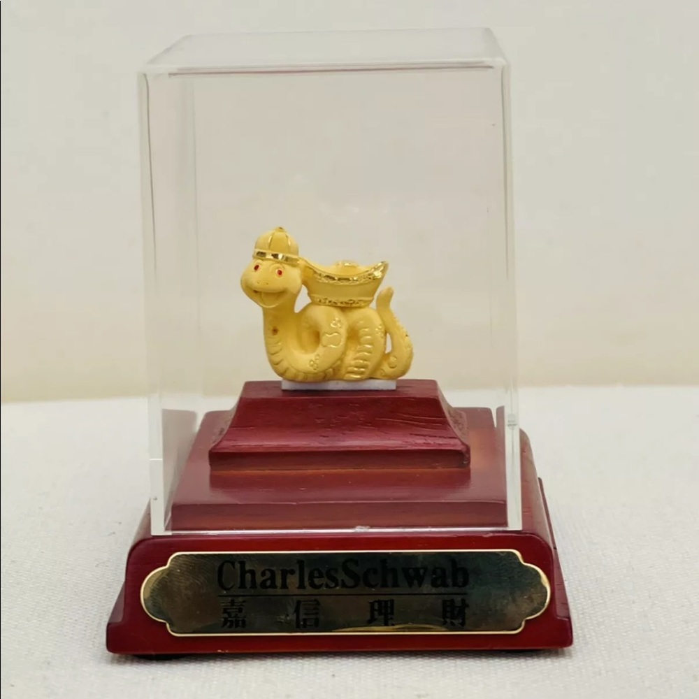 CHINESE SNAKE DISPLAY WITH CHINESE LETTERING & CHARLES SCHWAB (RARE)